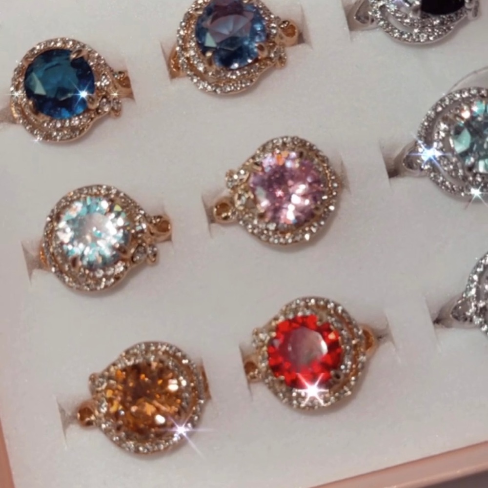 Many Promises - Picture 4 of 4